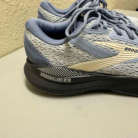 BROOKS Adrenaline 24 GTS Women’s Running Shoes Size 9 Small Wear Right Shoe - Picture 8 of 13